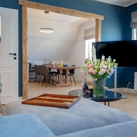 Backbord Apartment *